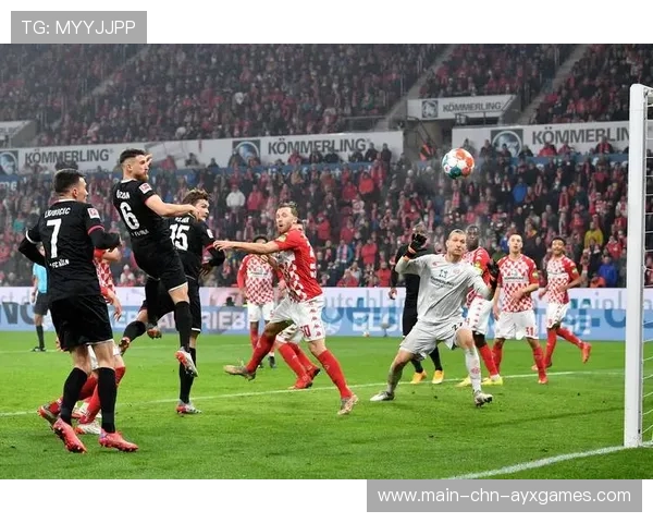 多特锋线互换撕裂防守，德甲赛场折射激情