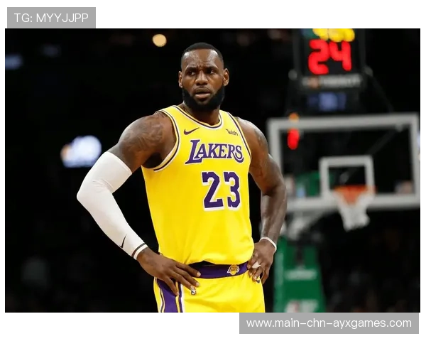 詹姆斯后仰入网，湖人将比赛悬念留到最后一刻